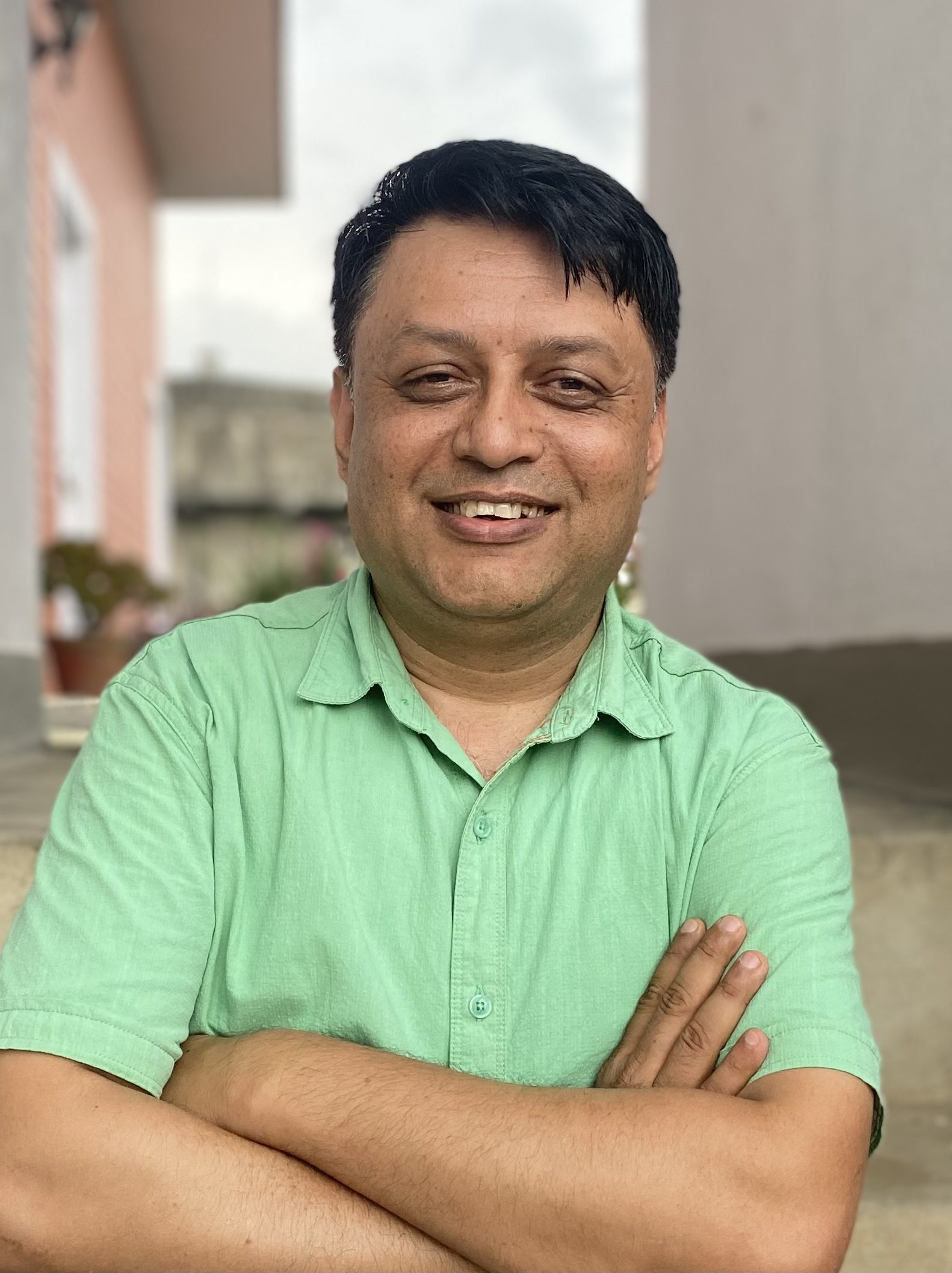 दीपक अधिकारी